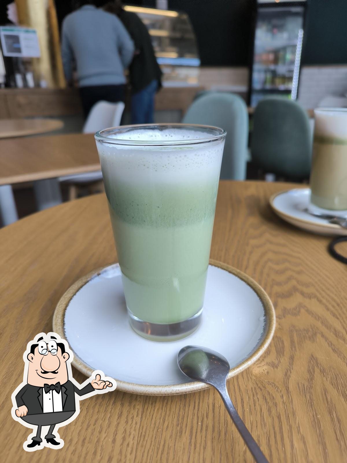 Посмотрите на внутренний интерьер "Matcha Café Wakaba".