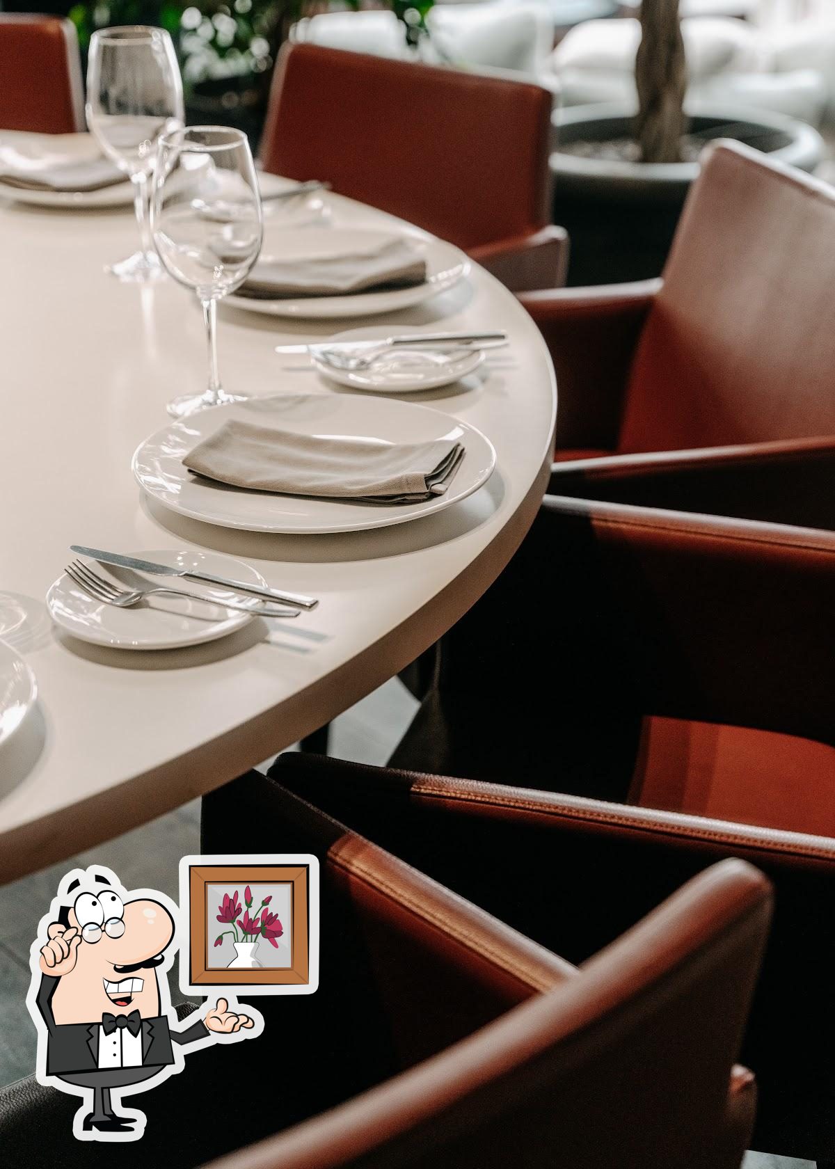 Интерьер "BEEF meat & wine".