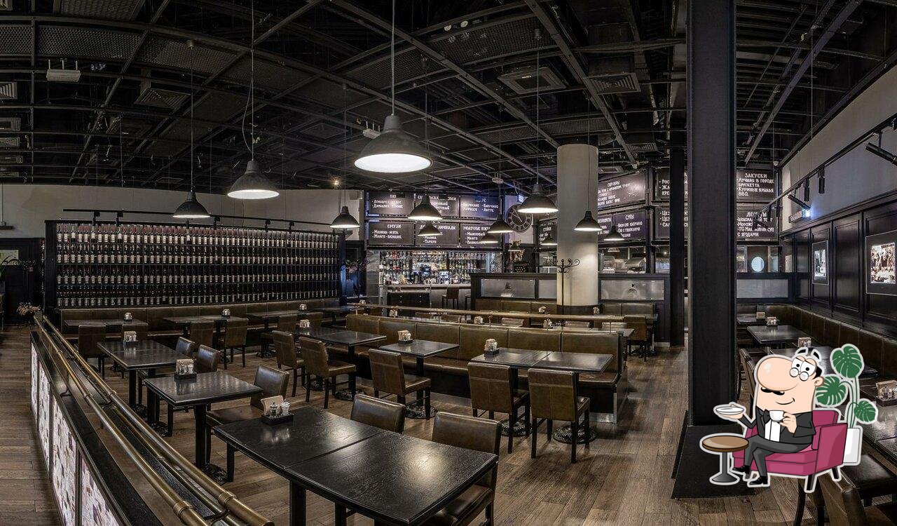 Посмотрите на внутренний интерьер "Torro Grill".