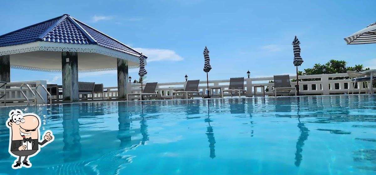 Забронируйте столик в "The VIEW Pattaya Restaurant".