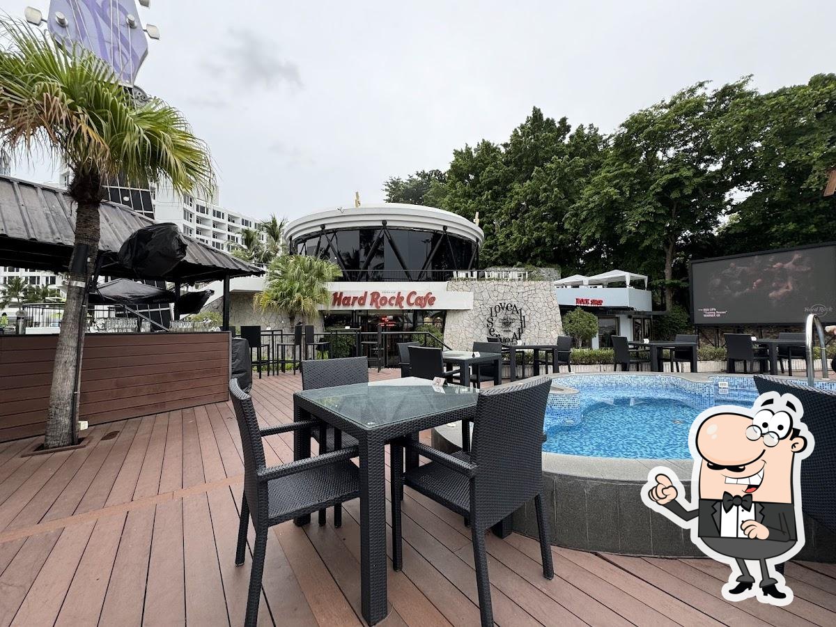 Забронируйте столик в "Hard Rock Cafe Pattaya".