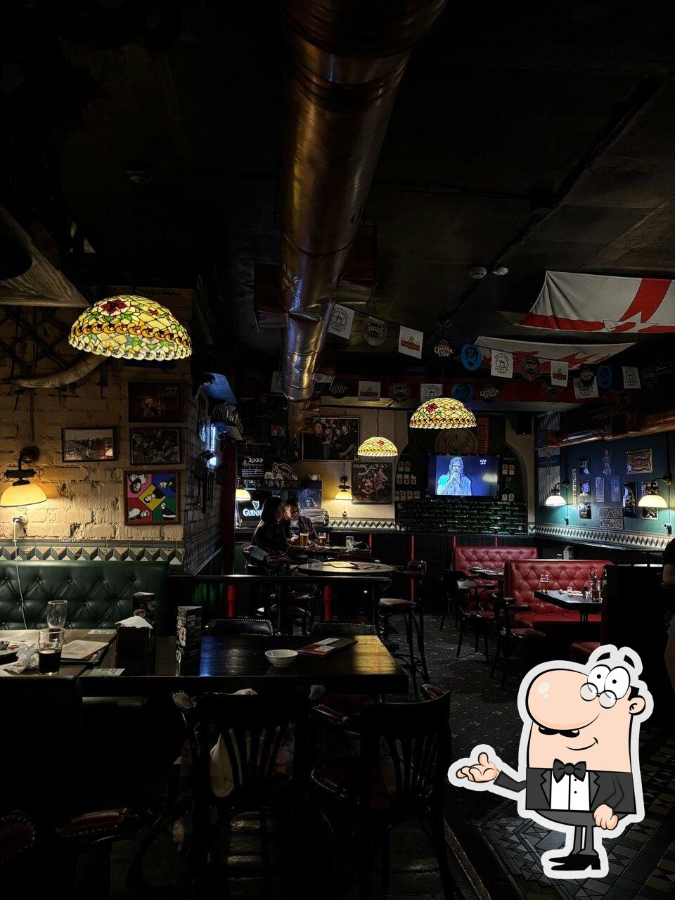 Забронируйте столик в "Harat’s pub".