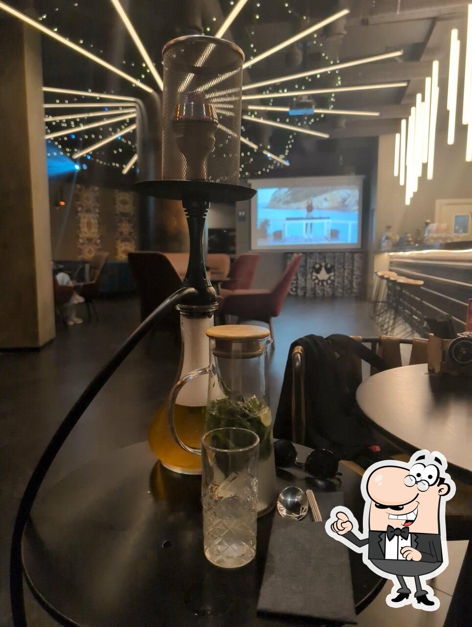 Забронируйте столик в "Moslounge".