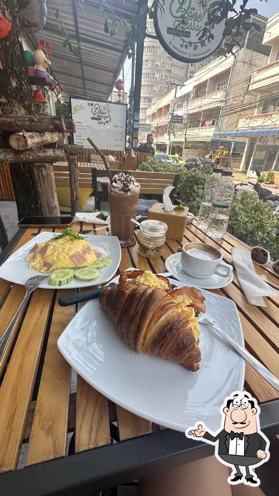Забронируйте столик в "Chillin Home Cafe".