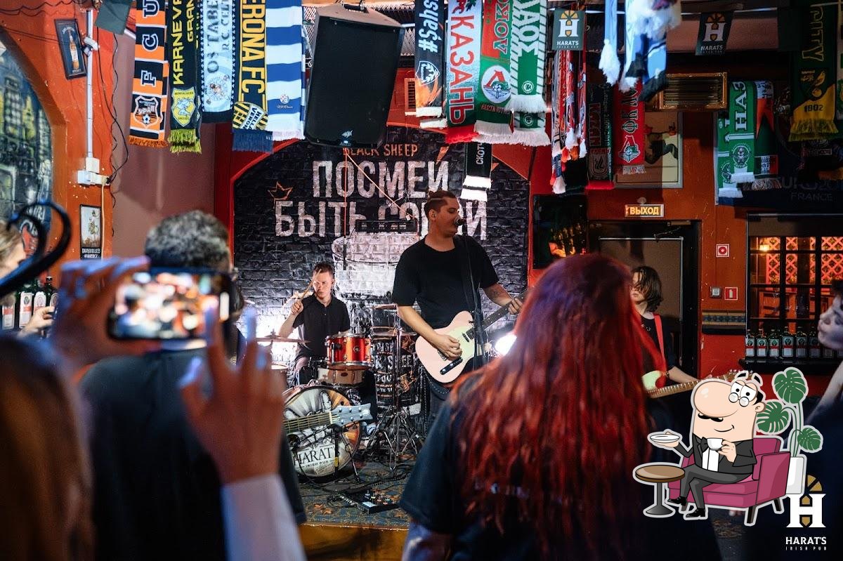 Посмотрите на внутренний интерьер "Harat's pub Краснодар на Московской (Харат'с Паб)".