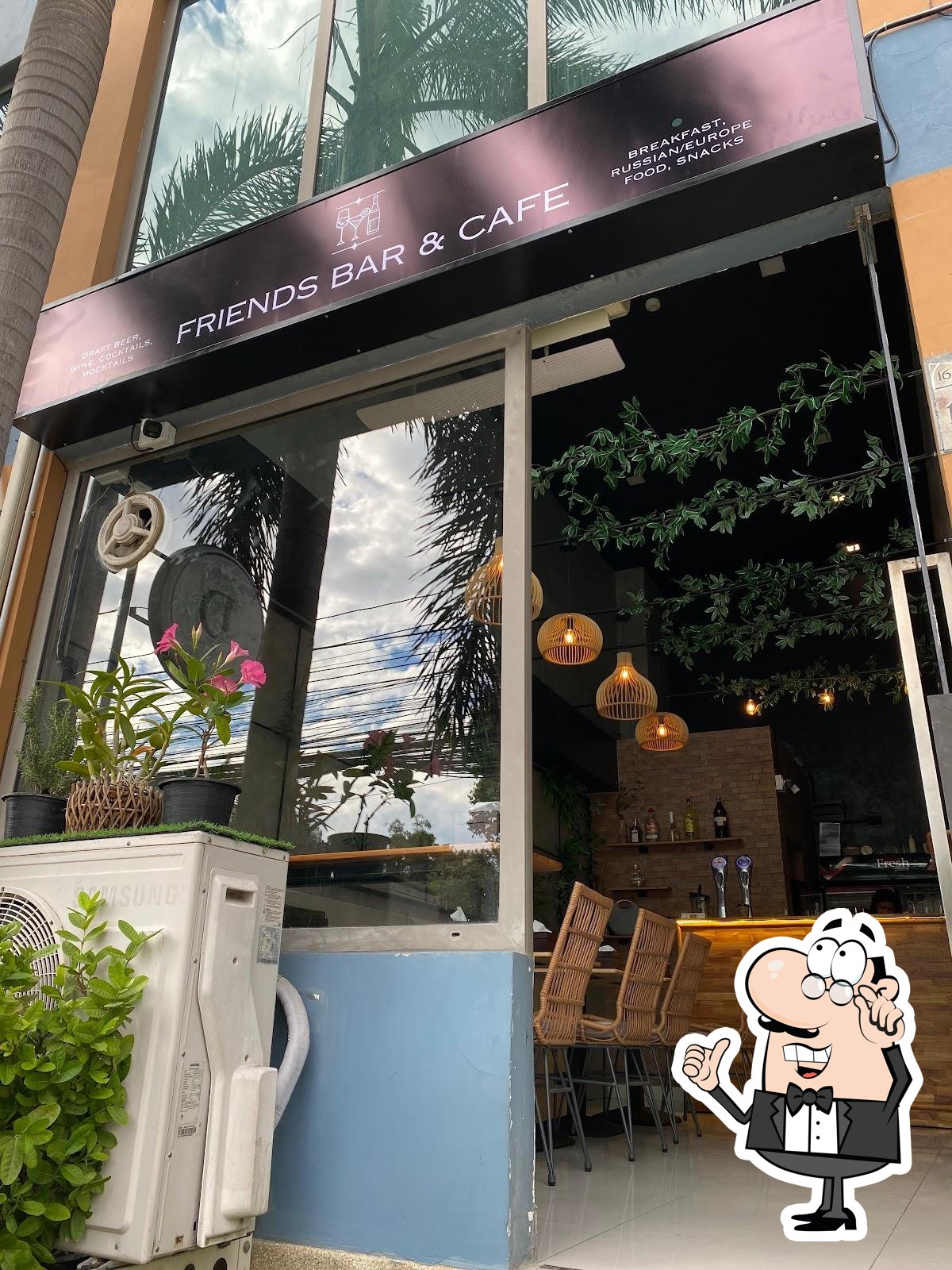 Интерьер "Friends Bar & Cafe".