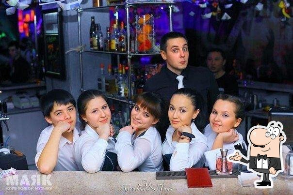 Посмотрите на внутренний интерьер "Маяк".