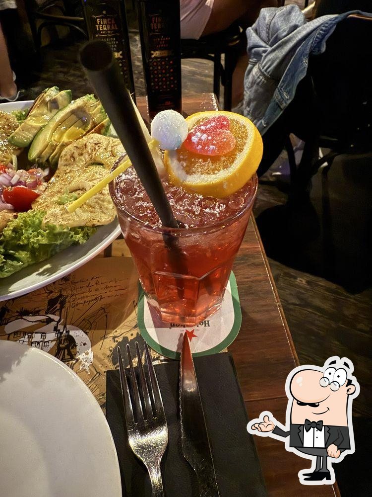 Интерьер "La Taverna de Barcelona".
