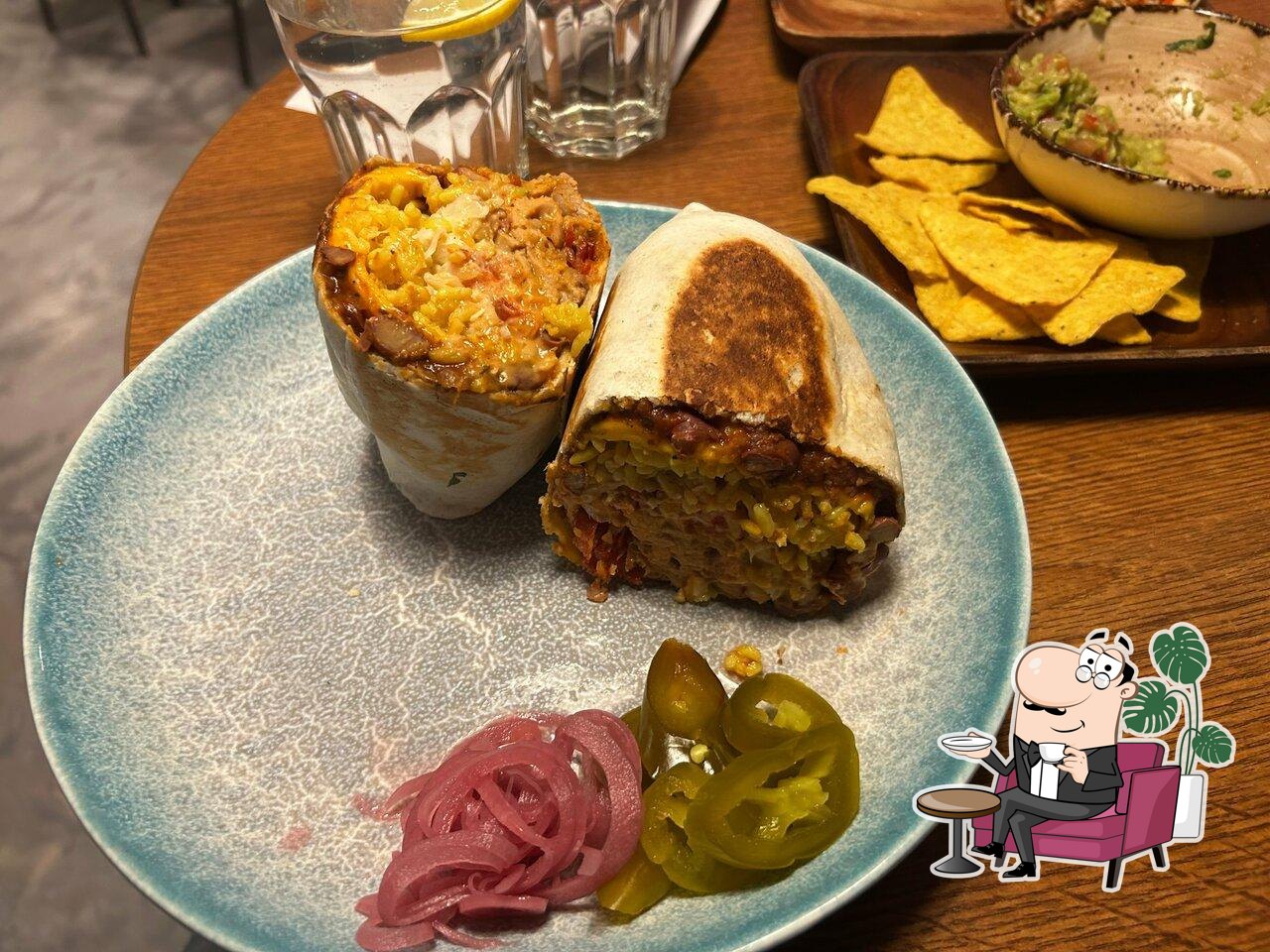 Интерьер "BroS BurritoS".