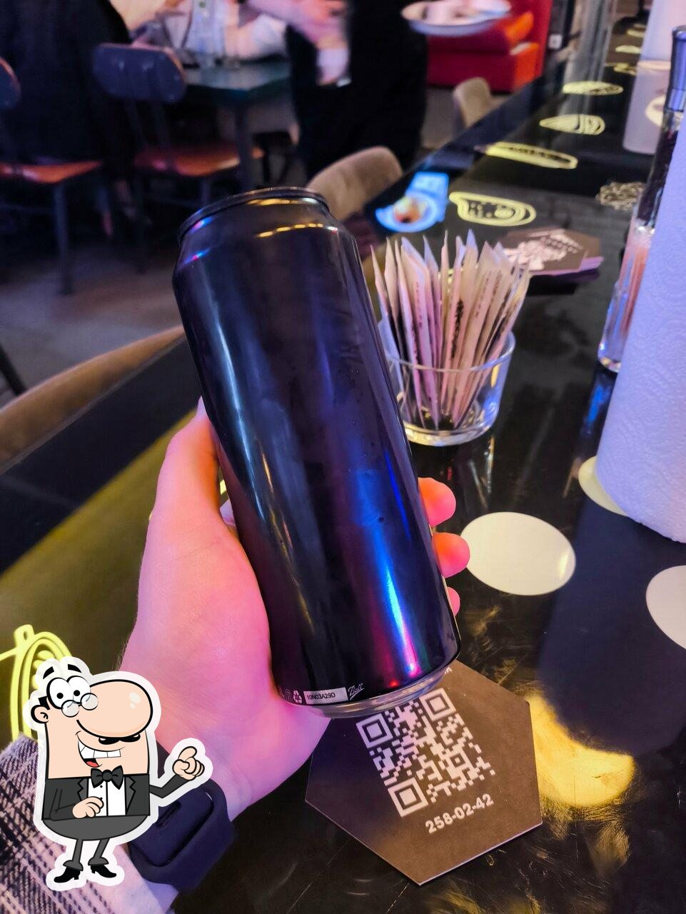 Интерьер "Brew Barrel Taproom".