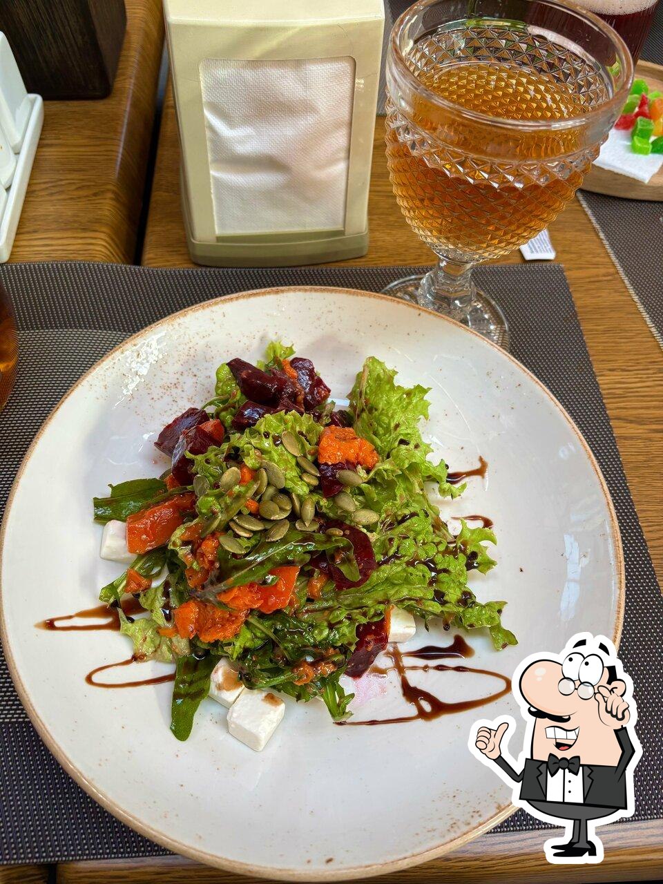 Забронируйте столик в "Vinsent cafe".