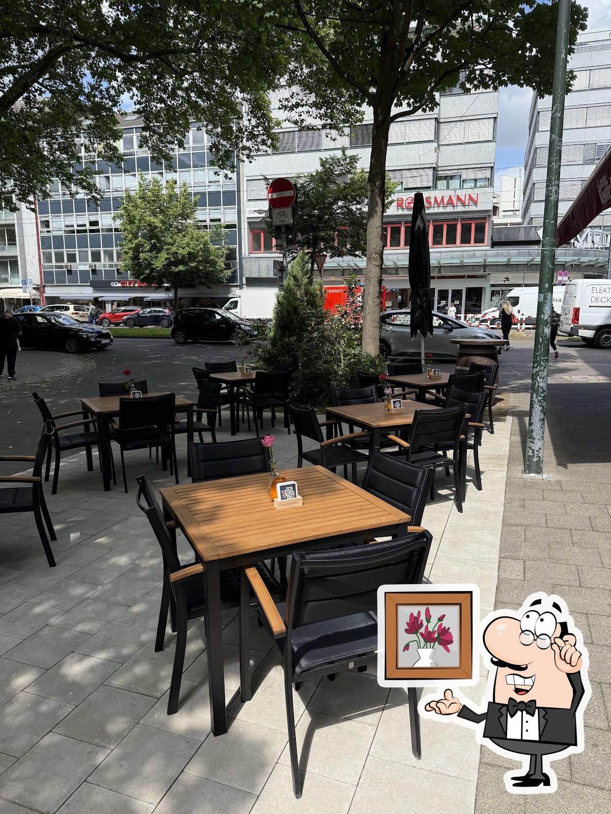 Посмотрите на внутренний интерьер "Restaurant Brauhof".