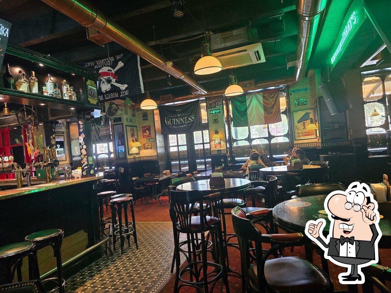 Интерьер "Harat's pub".