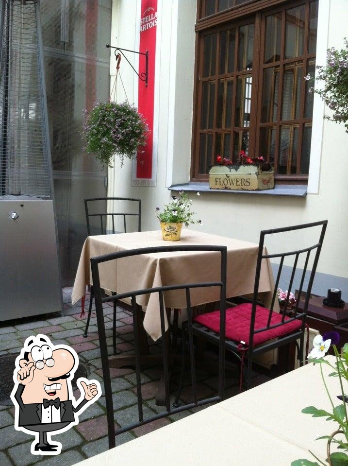 Забронируйте столик в "Bon-Vivant the Belgian Beer Cafe".