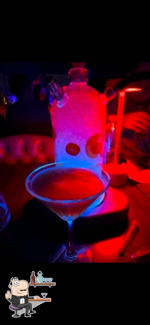 Забронируйте столик в "Lotiz Lounge & Hookah".