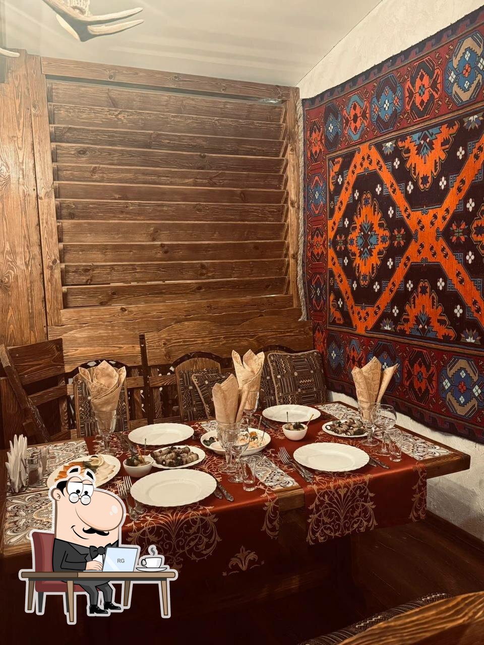 Забронируйте столик в "Шале-гриль".