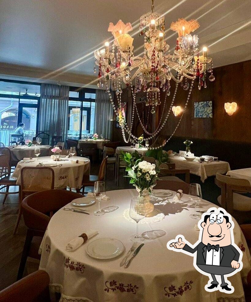 Забронируйте столик в "The Nappe Bistro".