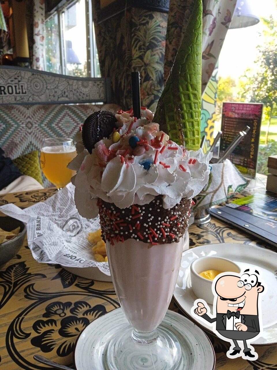 Интерьер "Pizz'n'Roll".