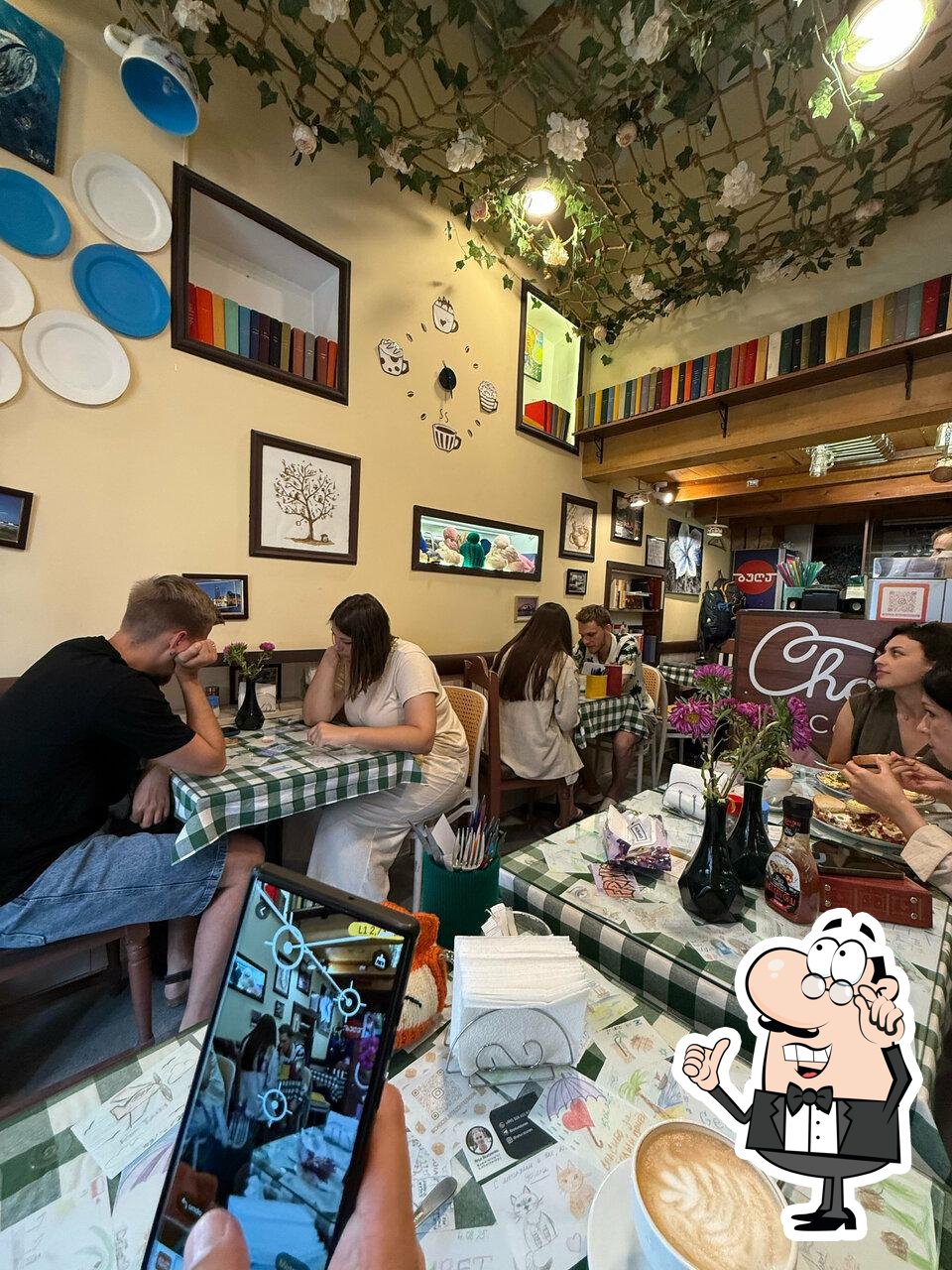 Забронируйте столик в "Chocolatte coffee-room".