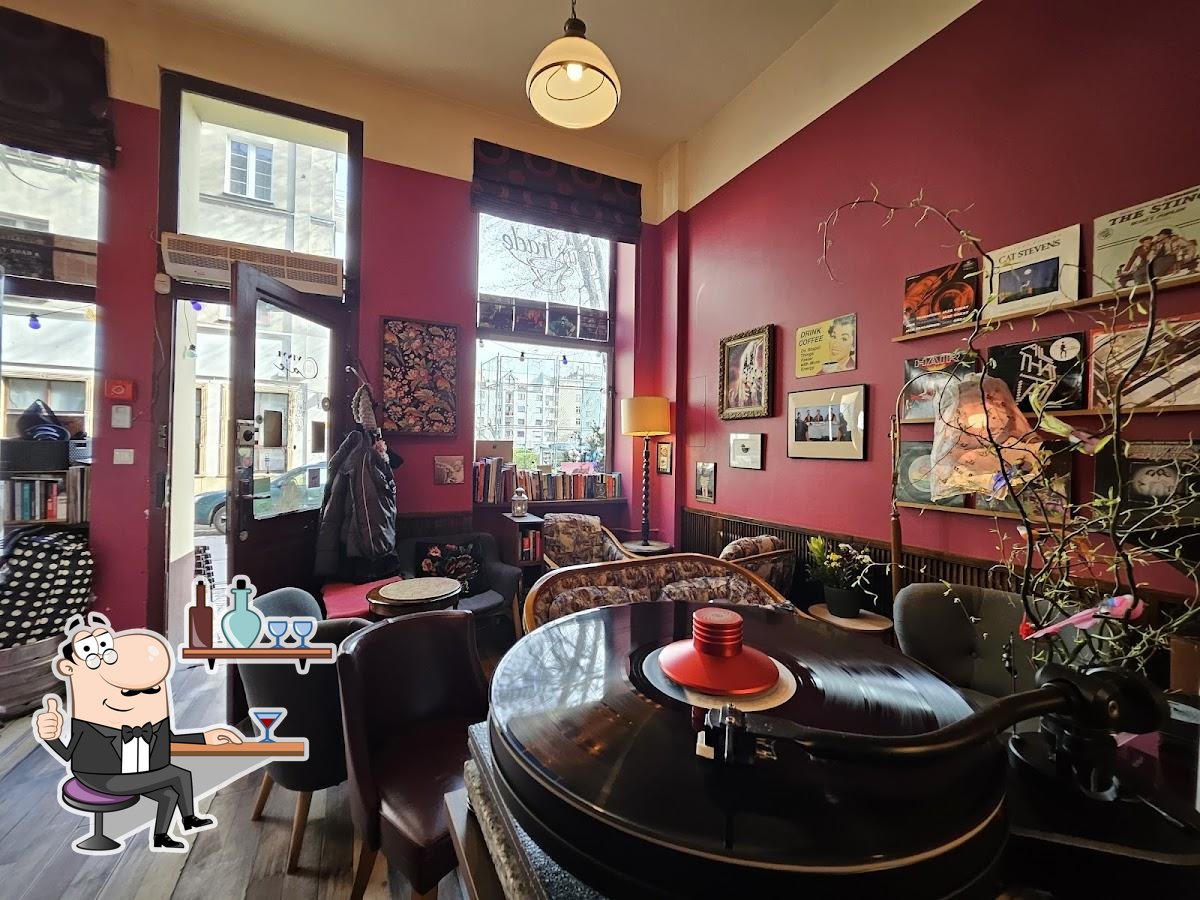 Интерьер "Vinyl Cafe".