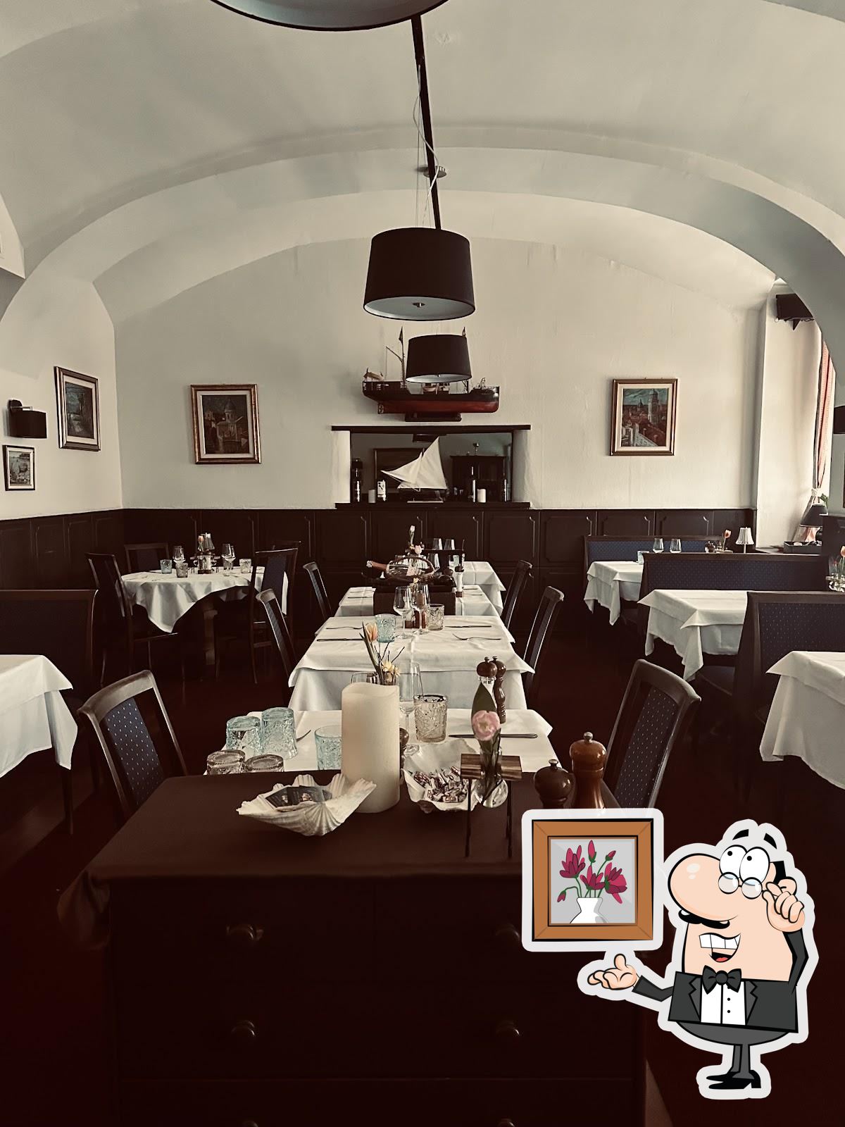 Посмотрите на внутренний интерьер "Fischrestaurant Ragusa".