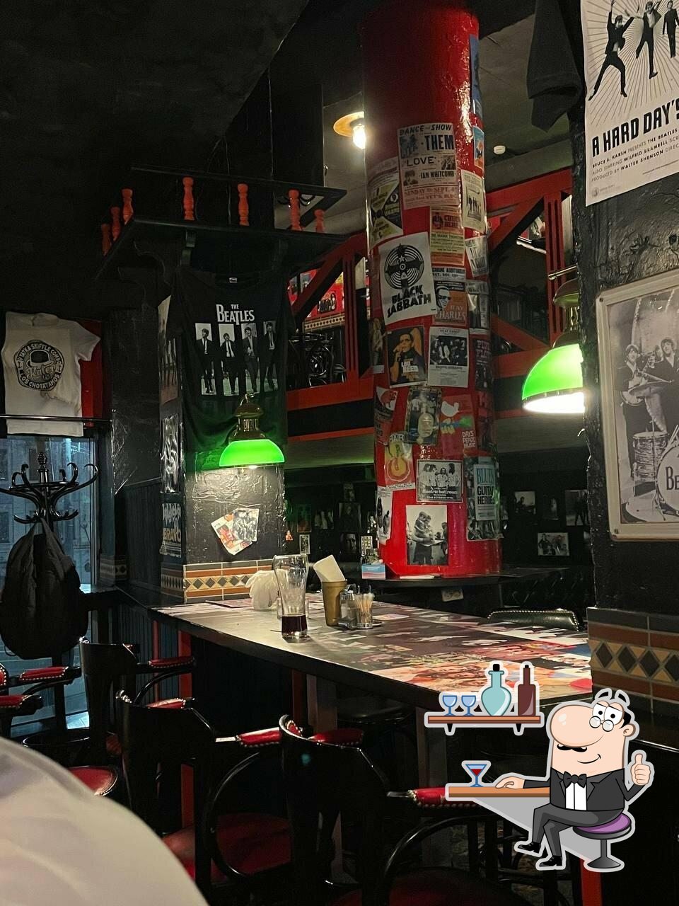 Интерьер "Rockstar Bar".