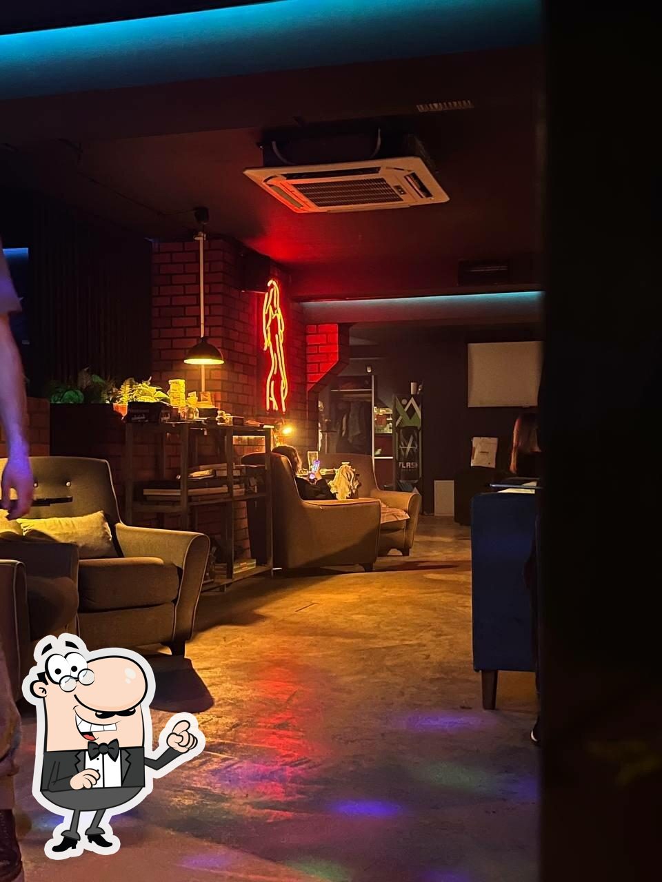 Посмотрите на внутренний интерьер "Amsterdam lounge".
