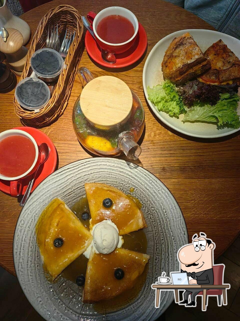 Посмотрите на внутренний интерьер "23 Cafe boulangerie".