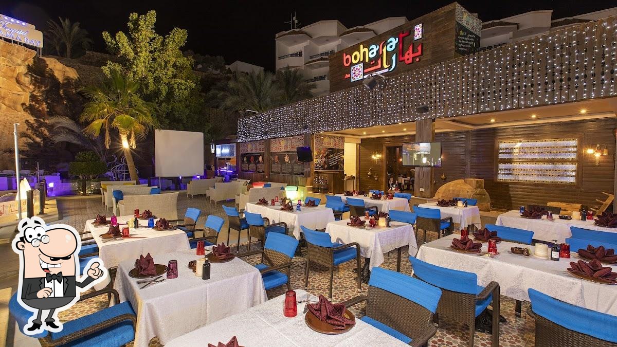 Забронируйте столик в "Boharat Restaurant".