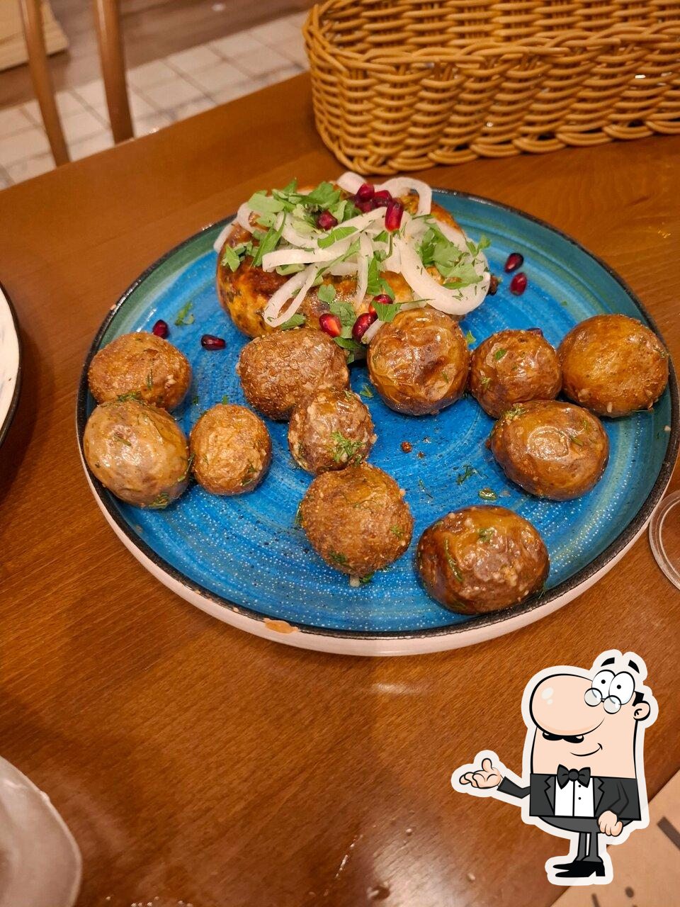 Посмотрите на внутренний интерьер "Лалеби".