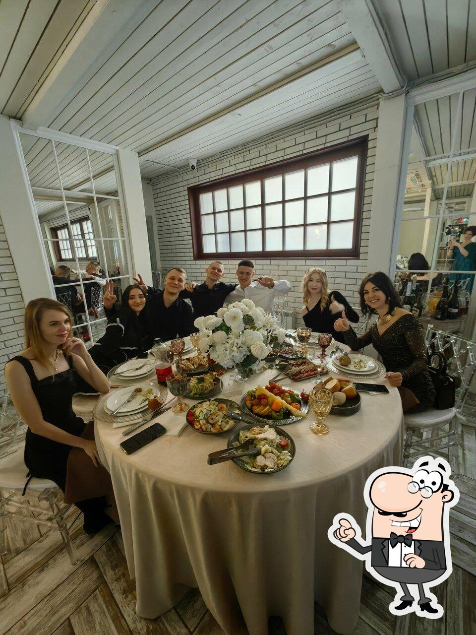 Забронируйте столик в "Ya-Loft 1 & 2".