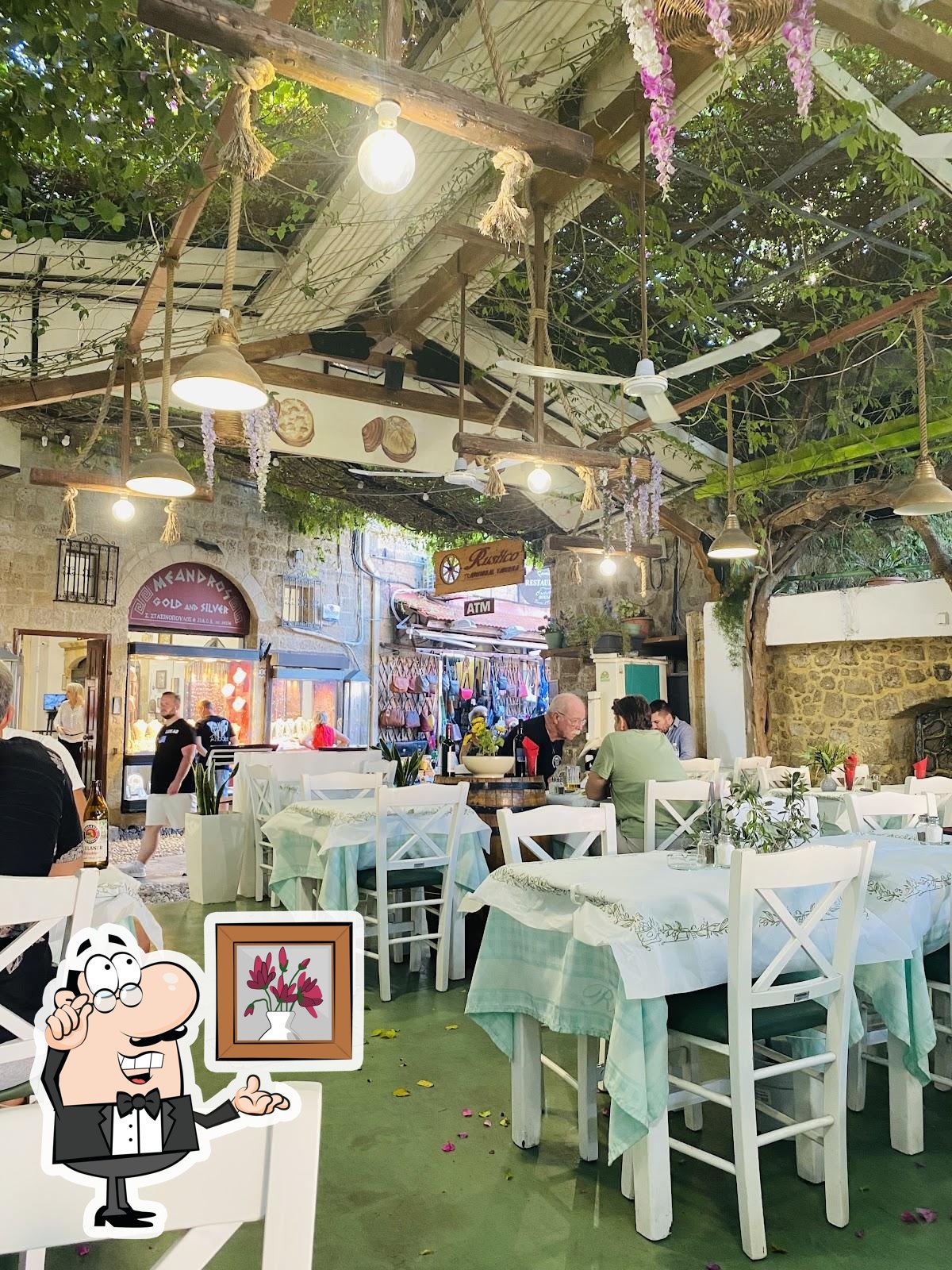 Забронируйте столик в "Rustico Restaurant".