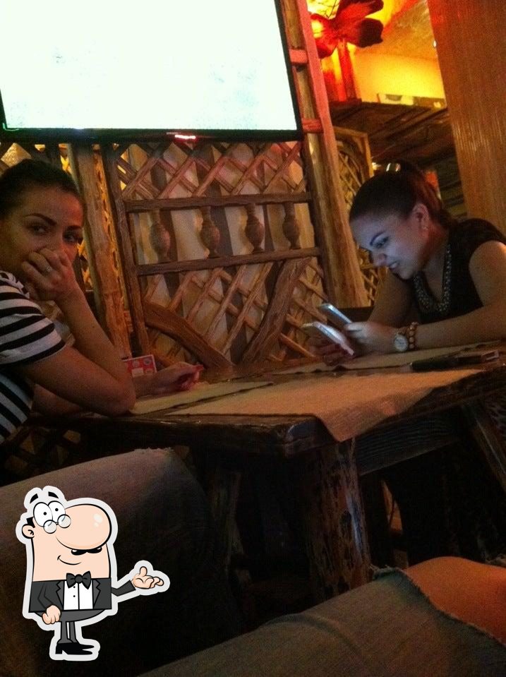 Посмотрите на внутренний интерьер "BA-NA-NA".