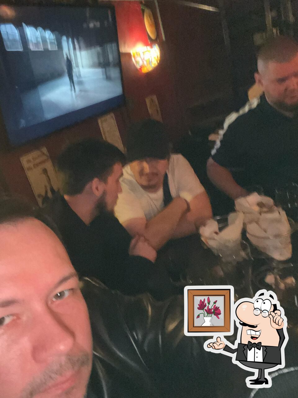 Забронируйте столик в "Harat’s pub".