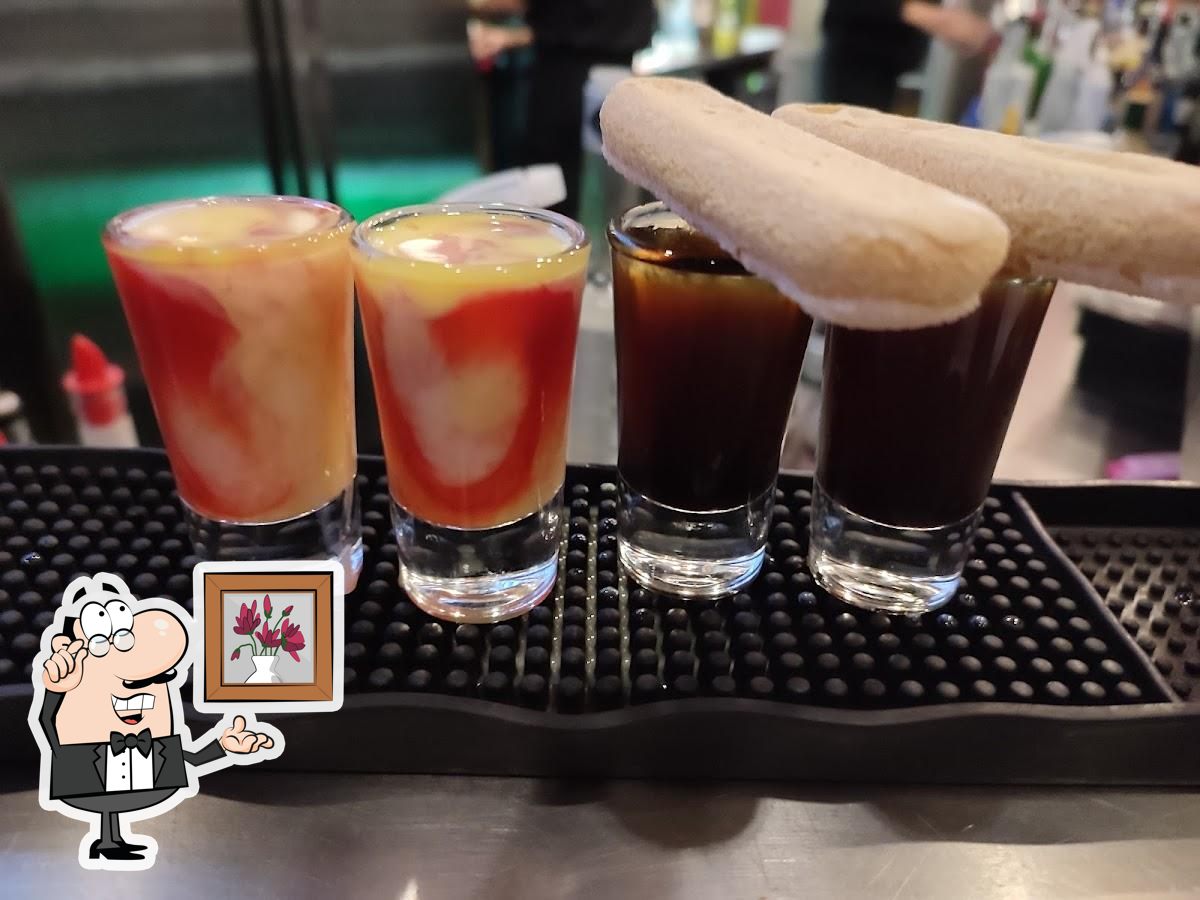 Забронируйте столик в "Czupito".