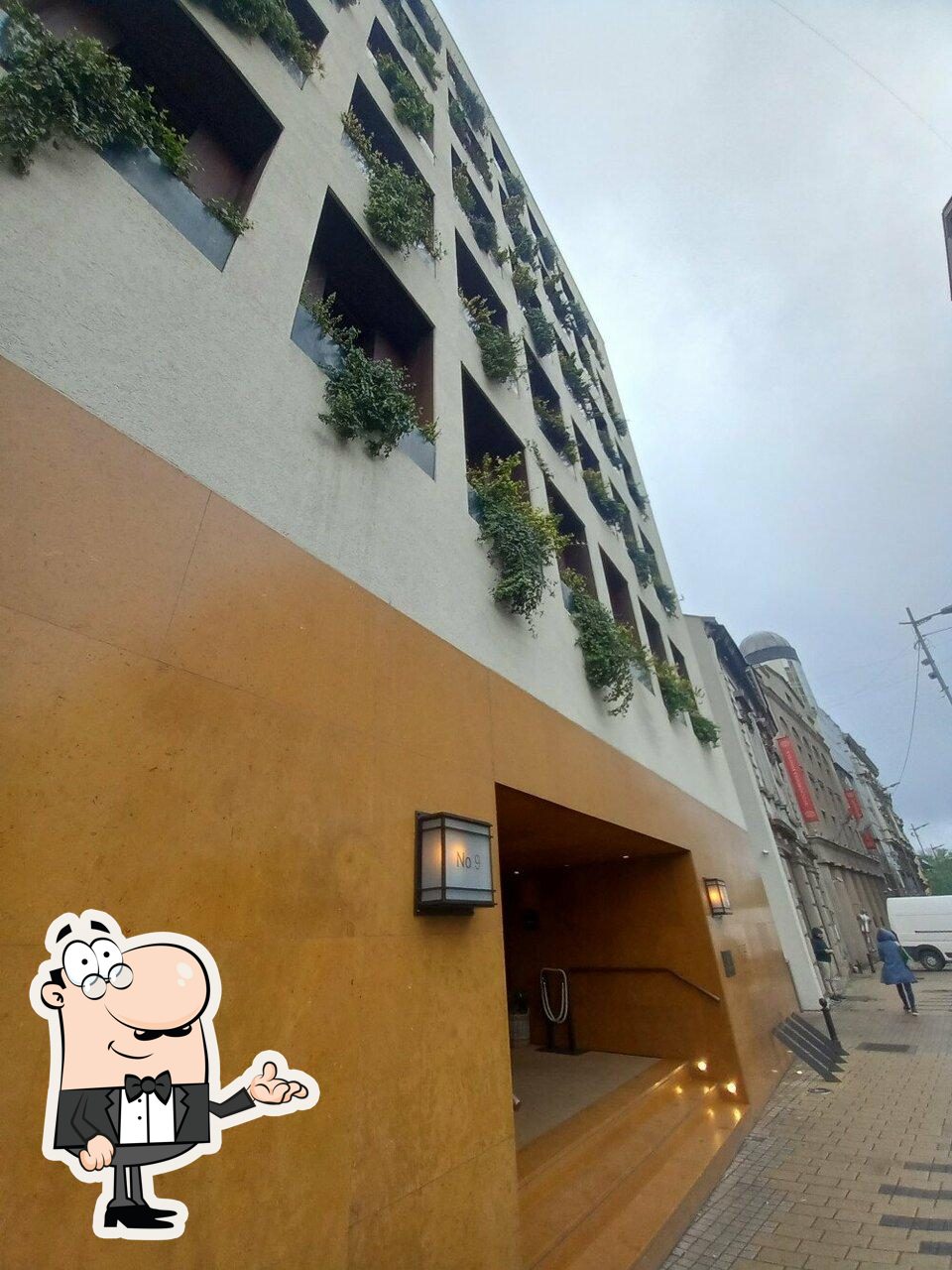 Забронируйте столик в "Ebisu rooftop restaurant".