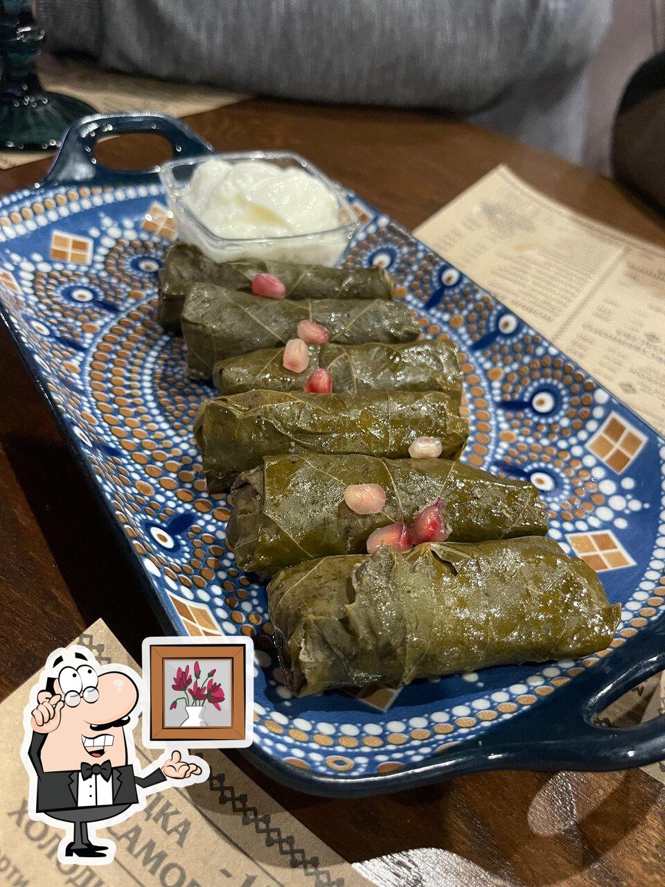 Забронируйте столик в "Мясное шоу".