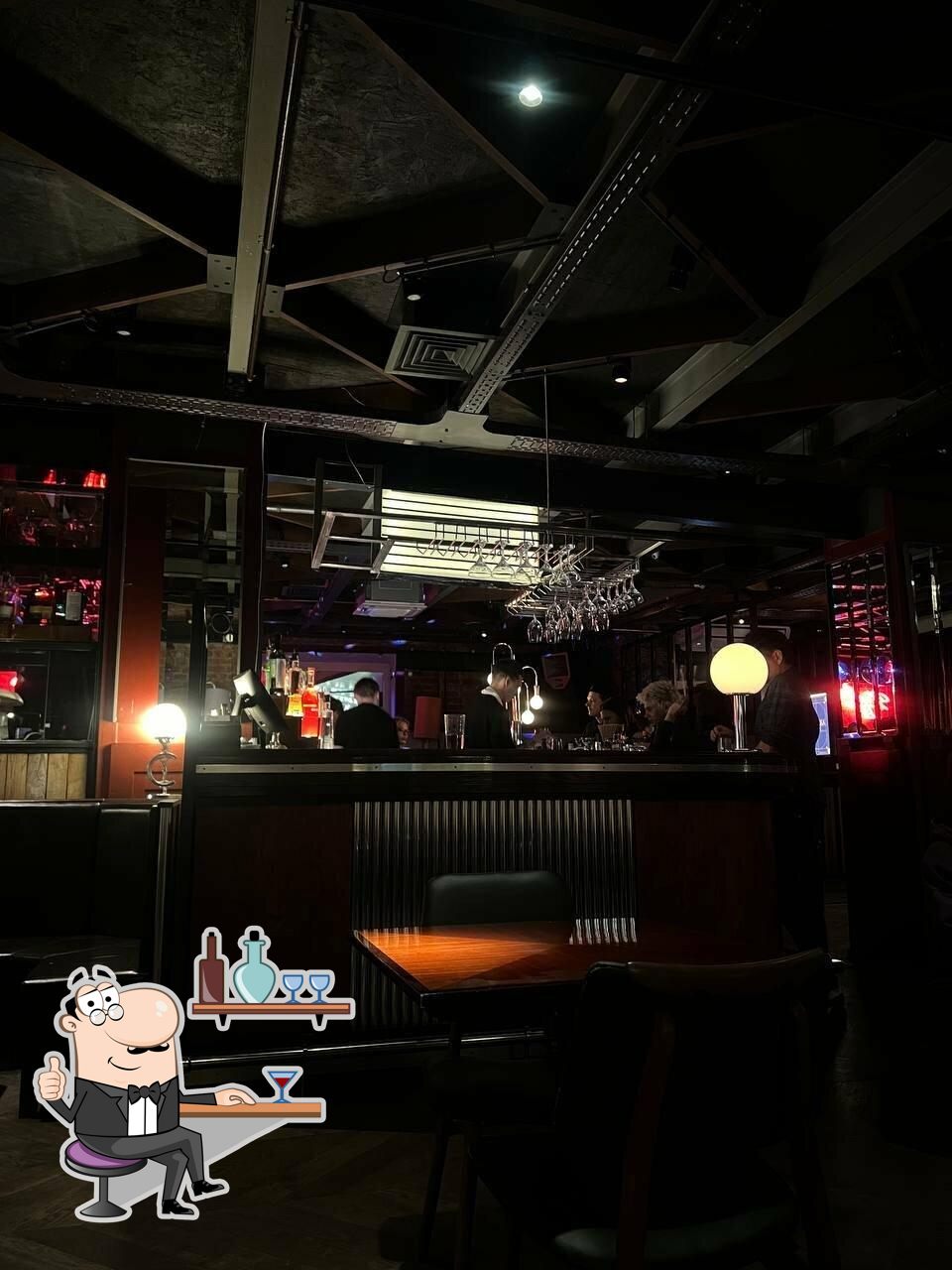 Посмотрите на внутренний интерьер "Strelka bar".