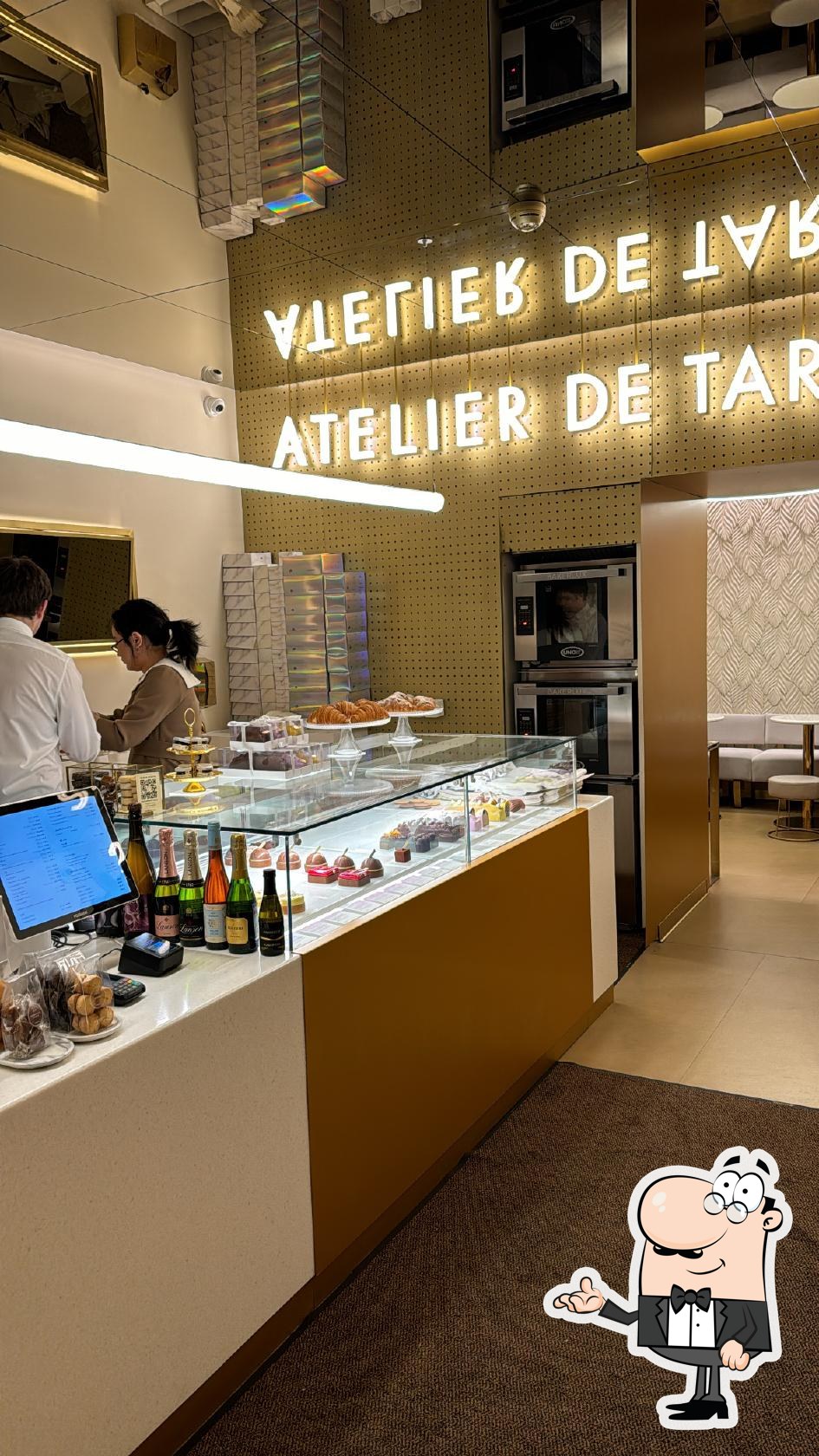 Посмотрите на внутренний интерьер "Atelier de Tartelettes".