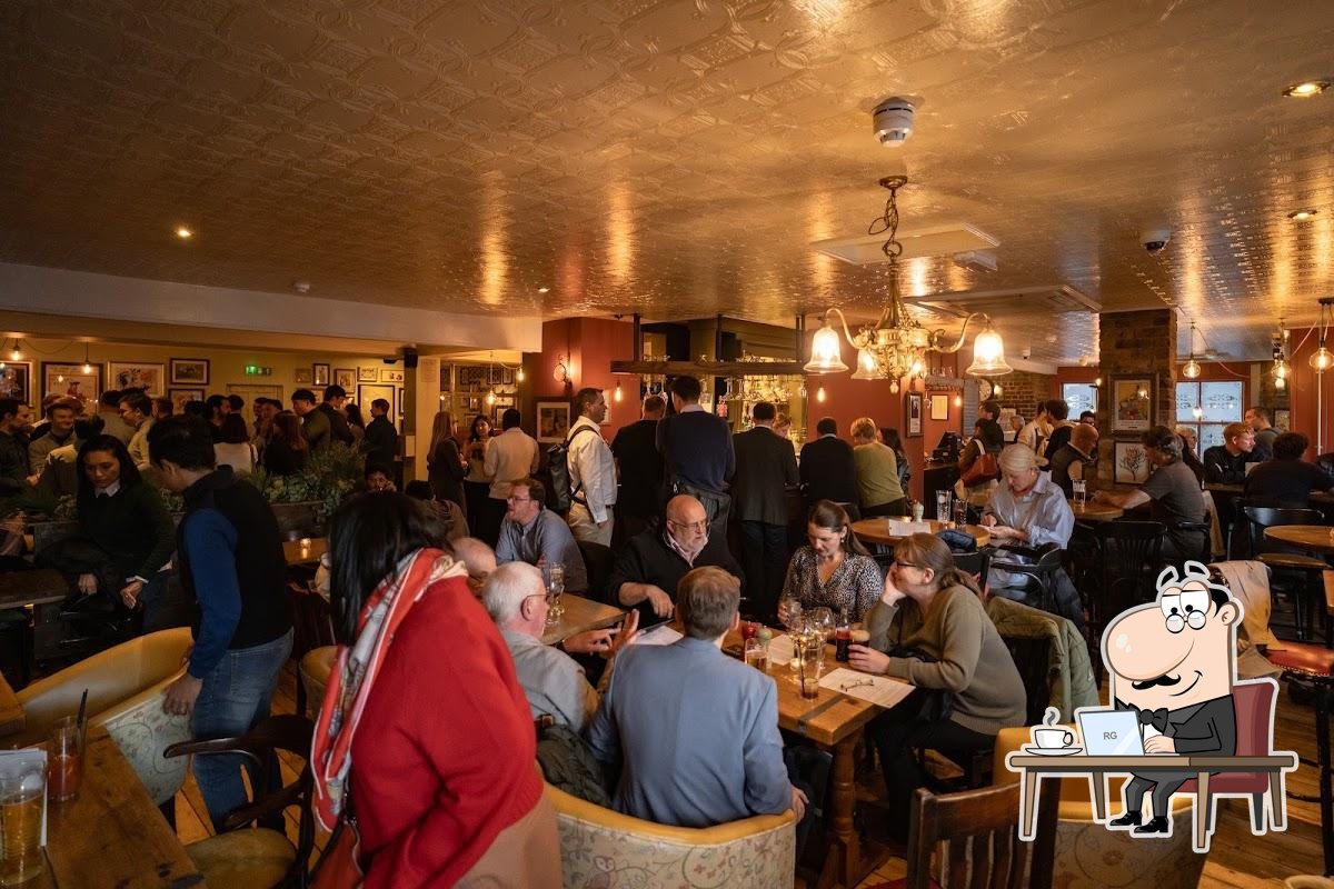 Интерьер "The Hereford Arms".