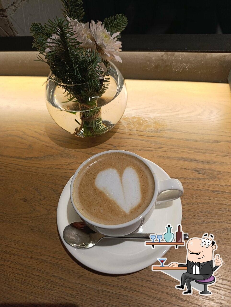 Забронируйте столик в "Simple Coffee".