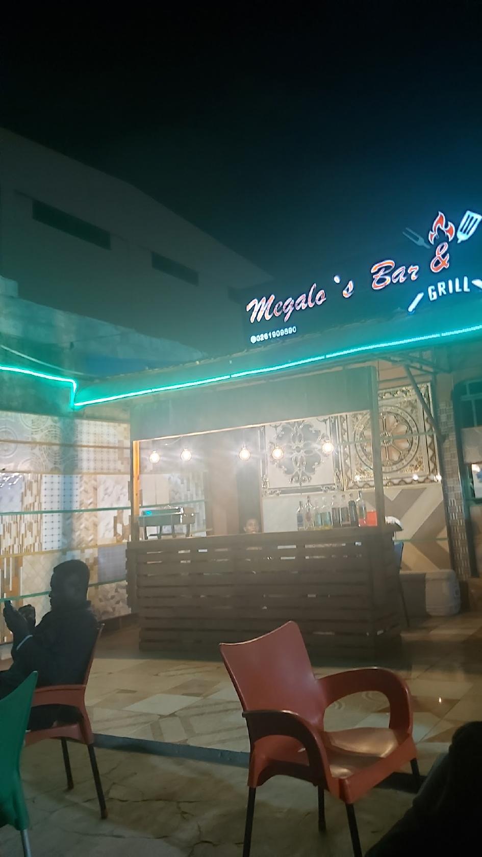 Megalo’s Bar & Grill