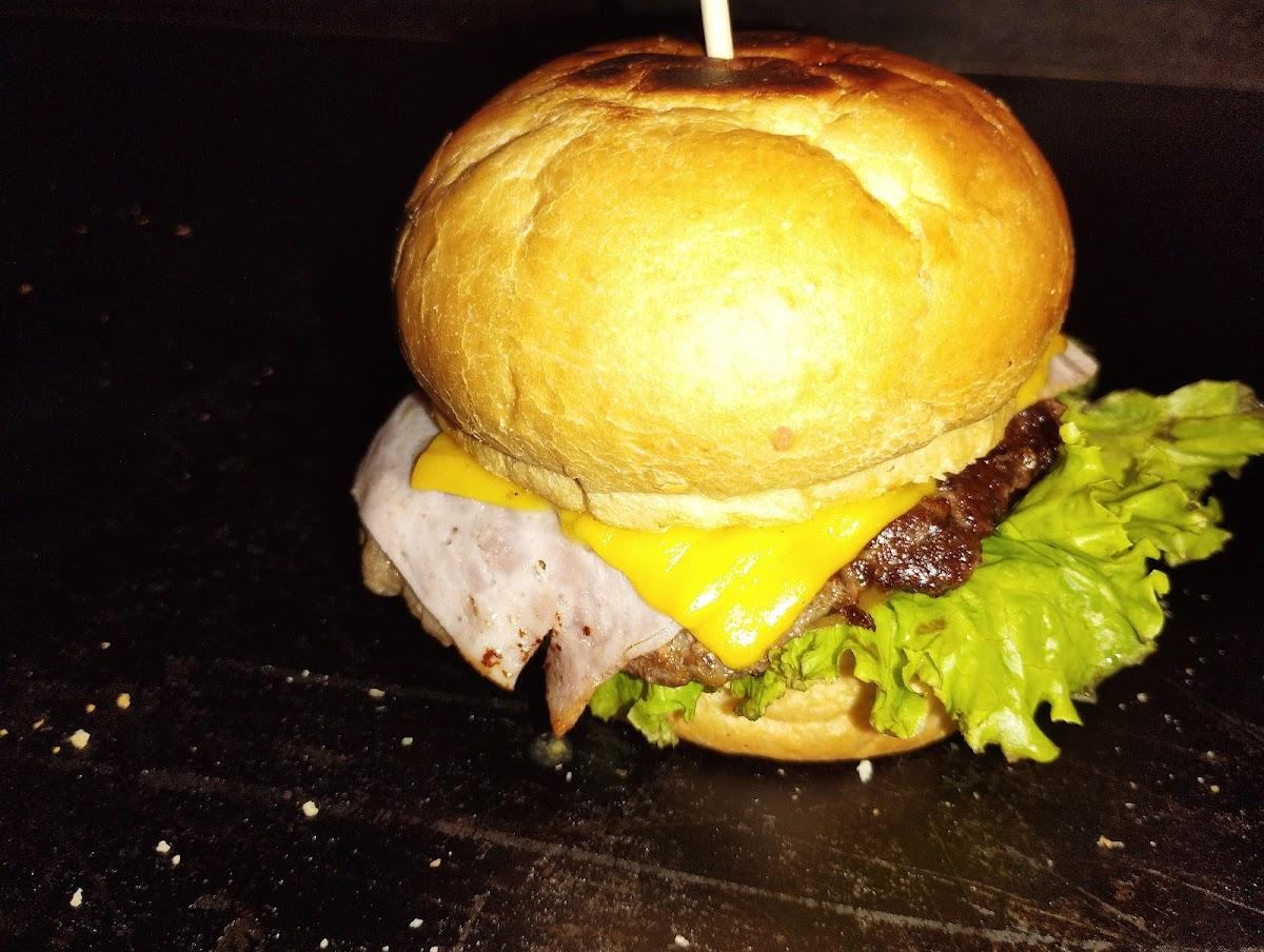COUSIN'S BURGUER