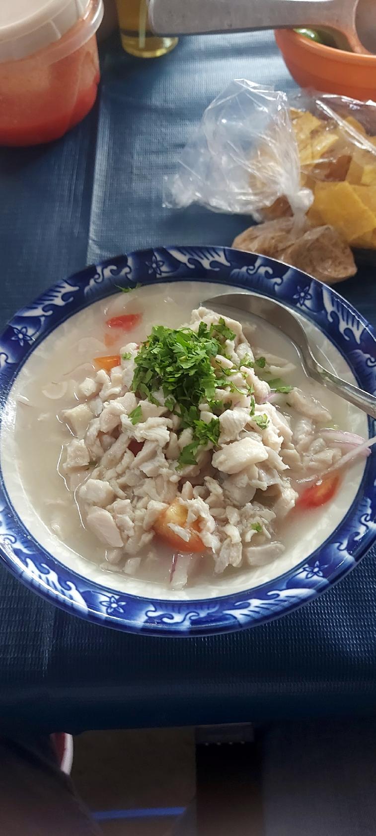 Ceviche de Pinchagua, atrás de Solca