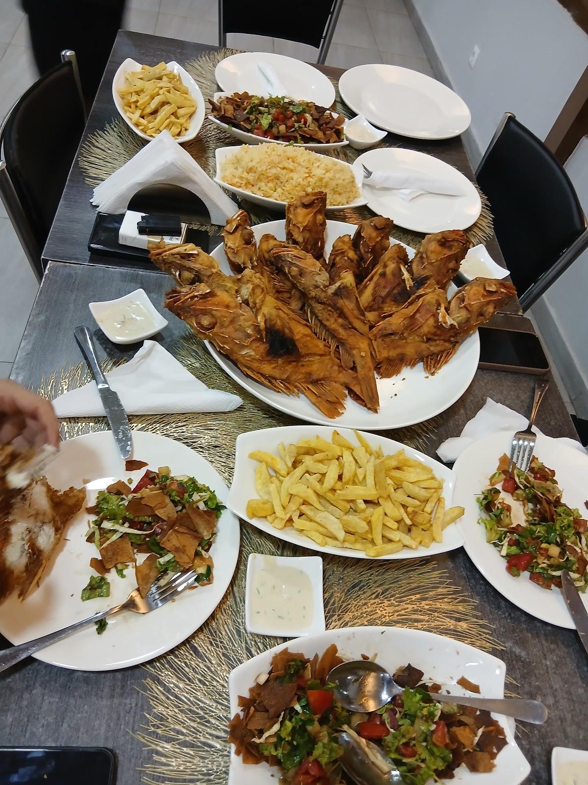 Mundo's restaurant