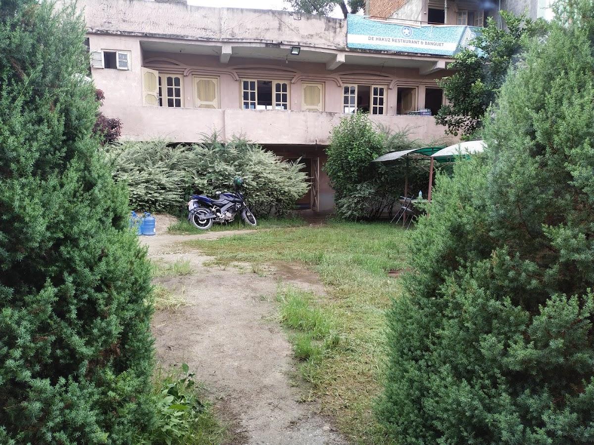 DE HAKUZ RESTAURANT