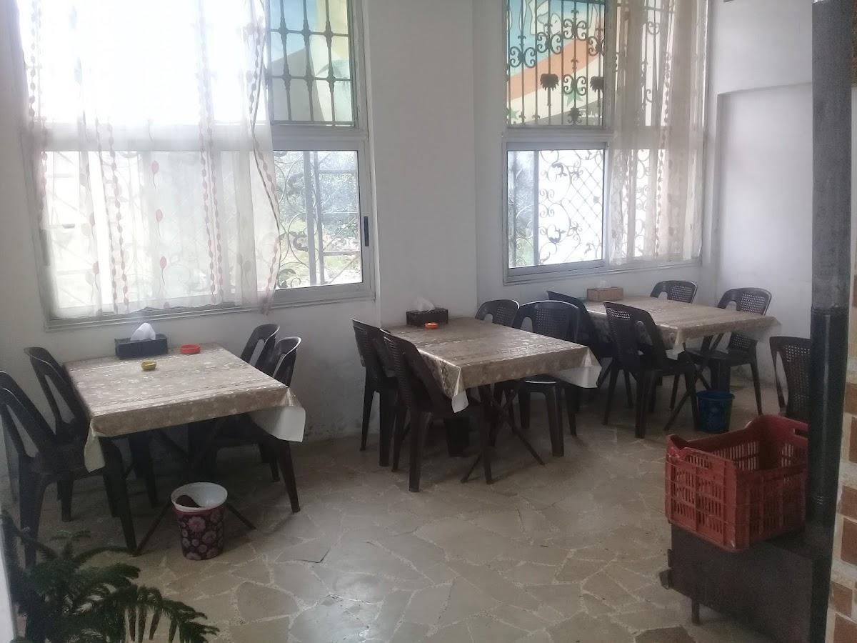 مطعم بوابة الصنوبر