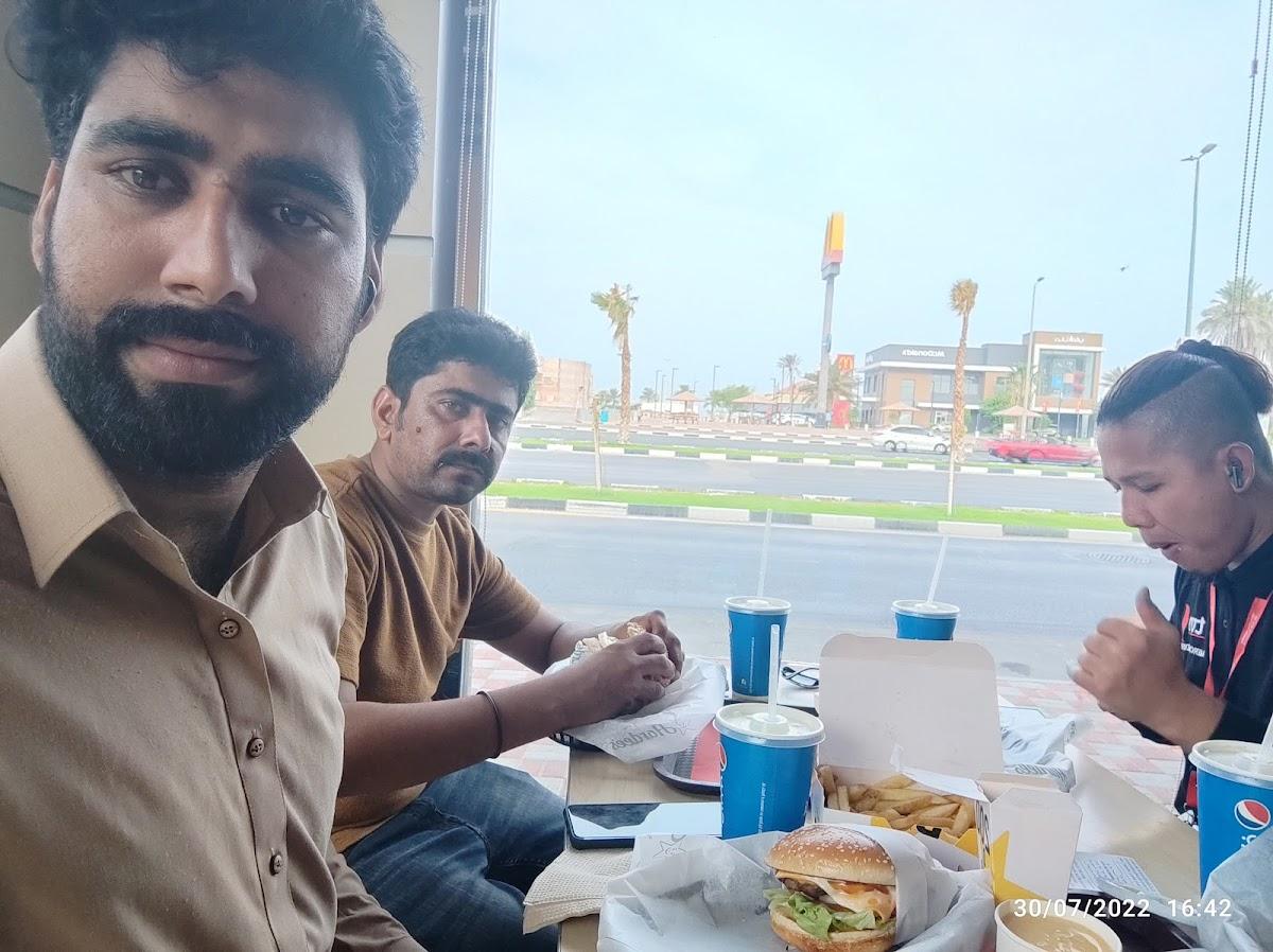 الحرم برگر پوائنٹ Food Palace
