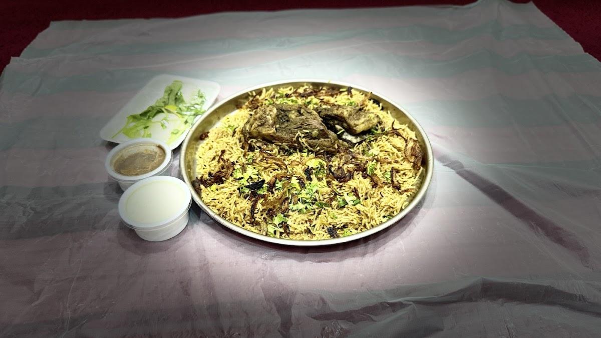 Bait Almanama Restaurant Yamani and Omani cousin