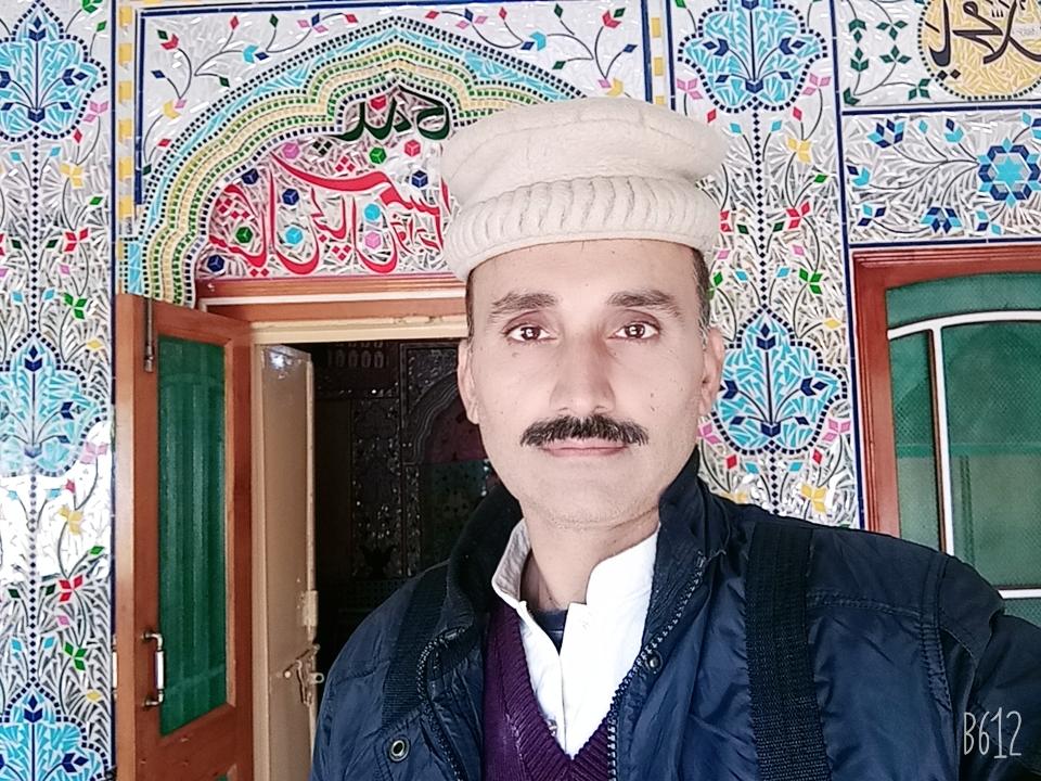 Ejaz shawarma and burger point farooka